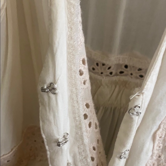 Flowy off-white Free People tank - opens in front - Picture 4 of 4